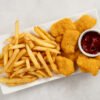 Frytki z nuggetsami